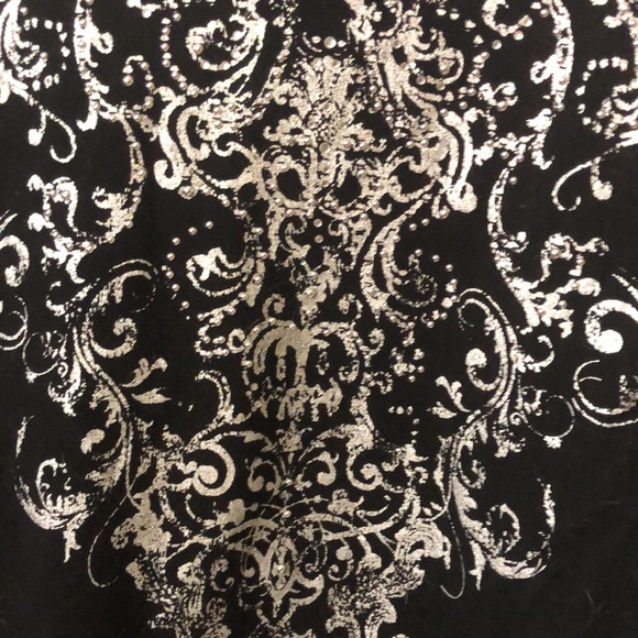 Fun, glitzy top. - Picture 2 of 4